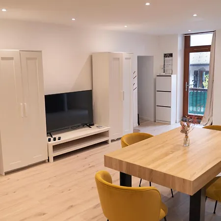 Lejlighed Charming Old Town Apartment, Steps Away From The *