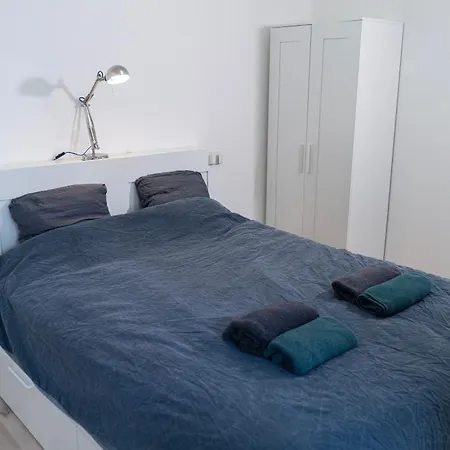 Lejlighed Charming Old Town Apartment, Steps Away From The