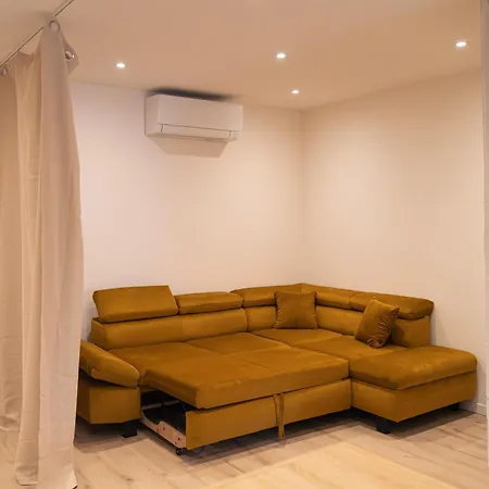 Lejlighed Charming Old Town Apartment, Steps Away From The
