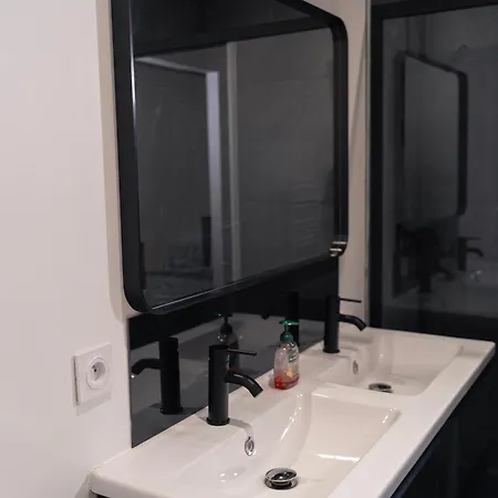 Lejlighed Charming Old Town Apartment, Steps Away From The