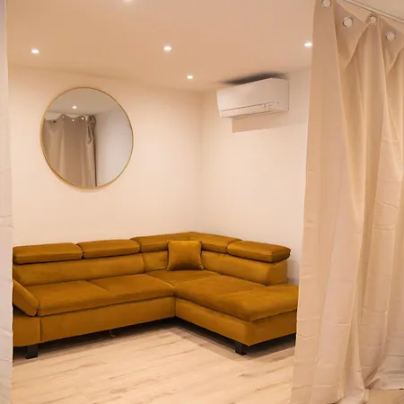 Charming Old Town Apartment, Steps Away From The Lejlighed Annecy